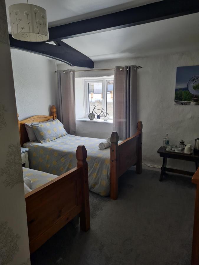 The Crown Inn - Wentnor Bishop's Castle Buitenkant foto